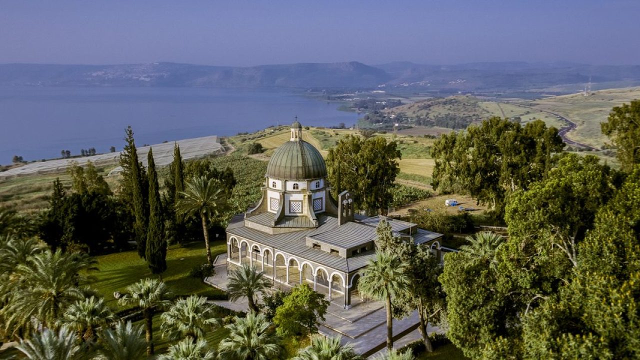 Vista panoramica do Monte das Bem-aventuranças