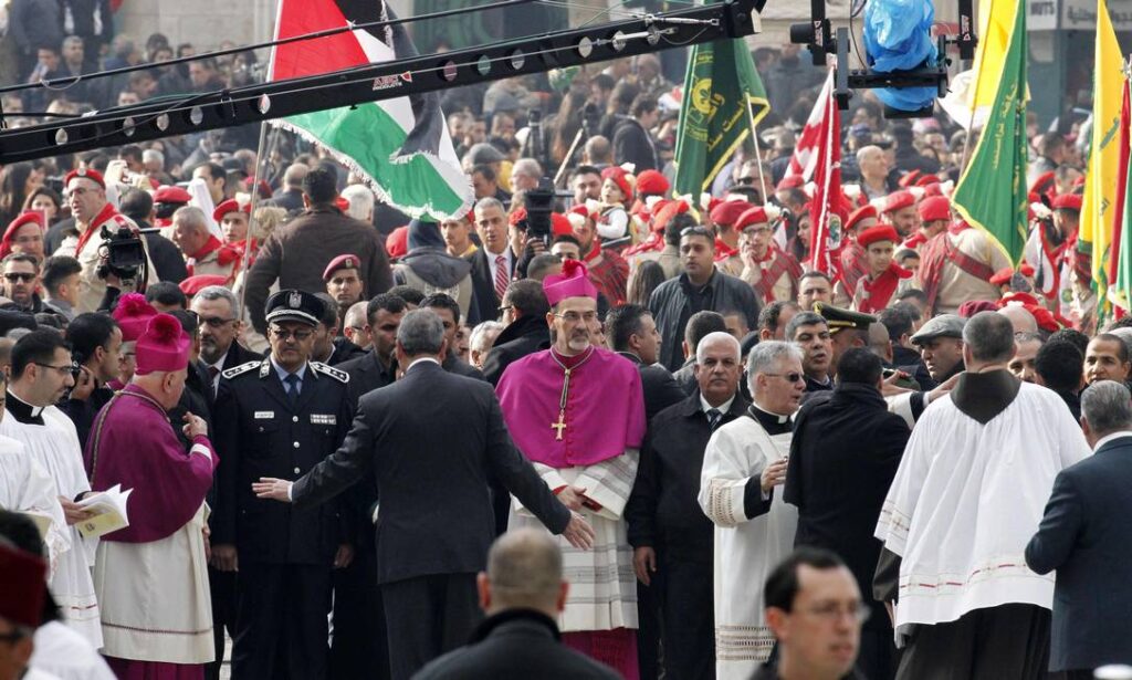 Autoridades assistindo à Missa do Galo em Belém